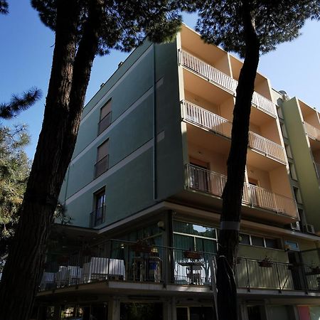 Hotel Pine Beach Rosolina Mare Exteriér fotografie