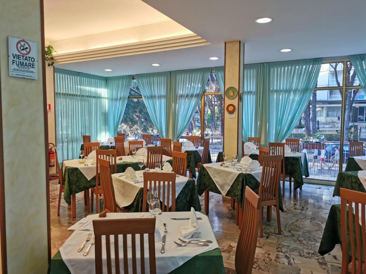 Hotel Pine Beach Rosolina Mare Exteriér fotografie