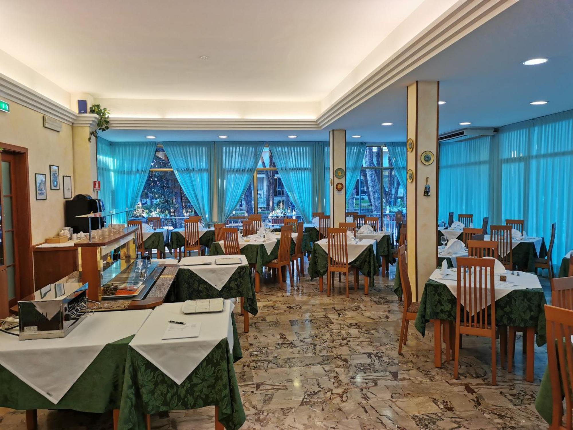 Hotel Pine Beach Rosolina Mare Exteriér fotografie